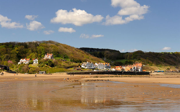 beach-sandsend 3305754b